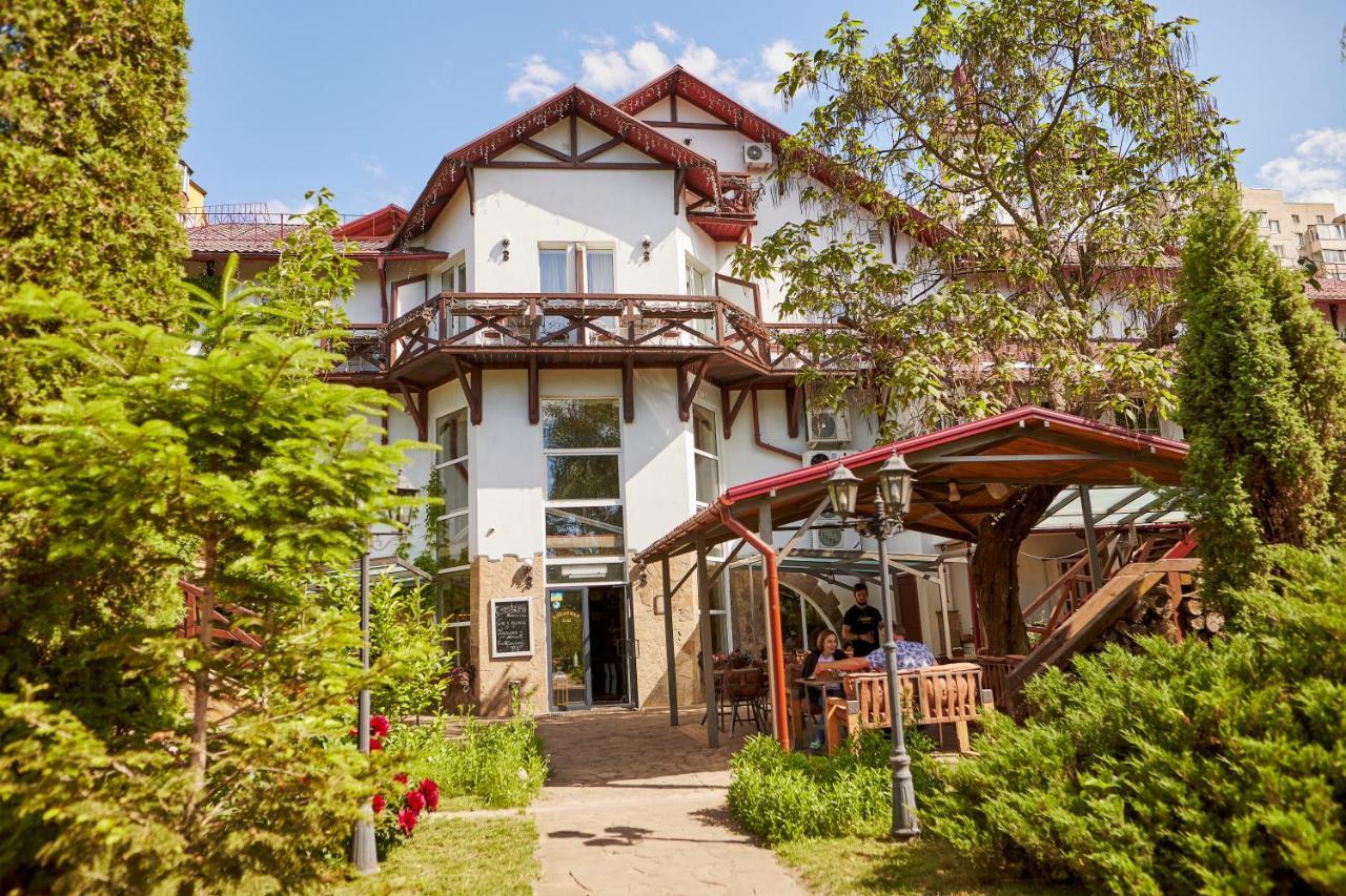 Zdybanka Hotel Sumî Exterior foto