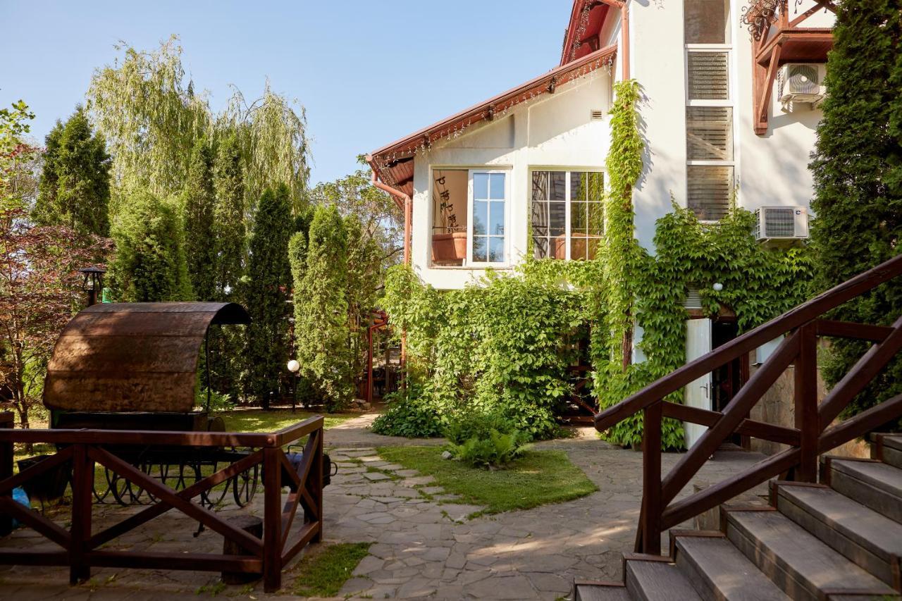 Zdybanka Hotel Sumî Exterior foto